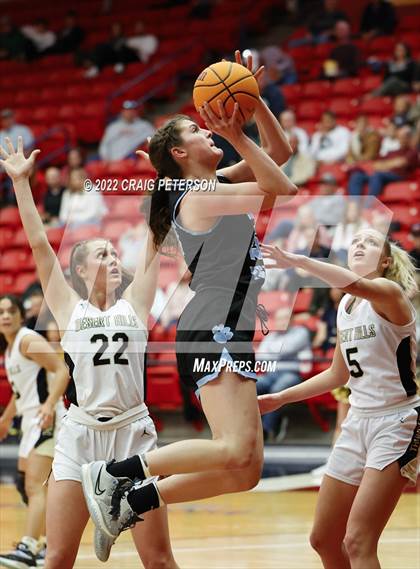 Thumbnail 3 in Desert Hills vs. Sky View (UHSAA 4A Semifinal Playoff) photogallery.