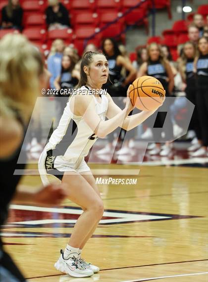 Thumbnail 3 in Desert Hills vs. Sky View (UHSAA 4A Semifinal Playoff) photogallery.