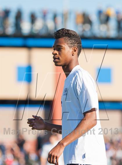 Thumbnail 2 in Monroe-Woodbury vs. Massapequa (NYSPHSAA Class AA Semifinal) photogallery.