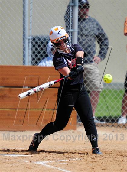 Thumbnail 3 in Fruitland vs Homedale (IHSAA 3A Final) photogallery.