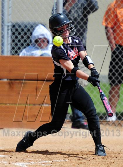Thumbnail 3 in Fruitland vs Homedale (IHSAA 3A Final) photogallery.