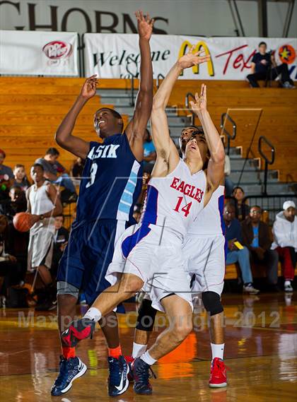 Thumbnail 1 in Dawson @ Alief Elsik (McDonald's Texas Invitational) photogallery.