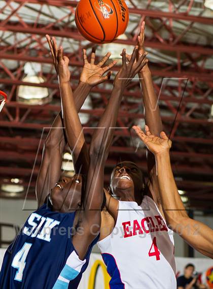 Thumbnail 3 in Dawson @ Alief Elsik (McDonald's Texas Invitational) photogallery.