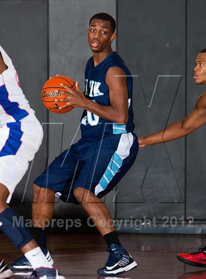 Thumbnail 2 in Dawson @ Alief Elsik (McDonald's Texas Invitational) photogallery.