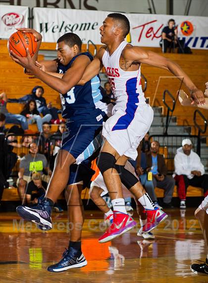 Thumbnail 1 in Dawson @ Alief Elsik (McDonald's Texas Invitational) photogallery.