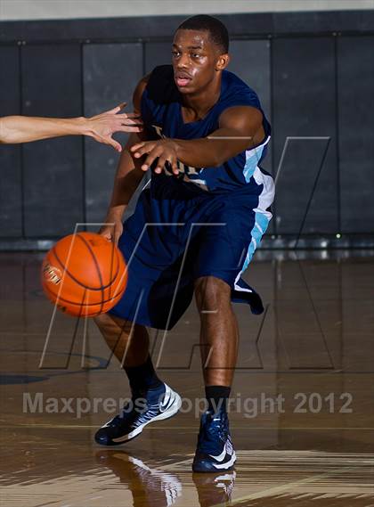 Thumbnail 3 in Dawson @ Alief Elsik (McDonald's Texas Invitational) photogallery.