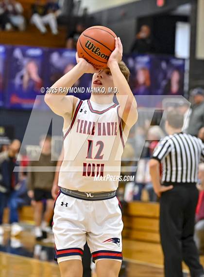 Thumbnail 3 in Sullivan vs. Terre Haute North Vigo (First Financial Classic) photogallery.