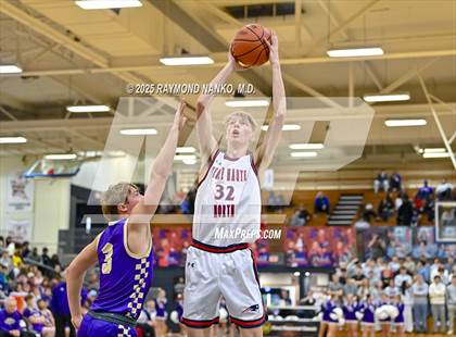 Thumbnail 2 in Sullivan vs. Terre Haute North Vigo (First Financial Classic) photogallery.