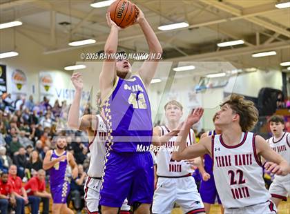 Thumbnail 3 in Sullivan vs. Terre Haute North Vigo (First Financial Classic) photogallery.