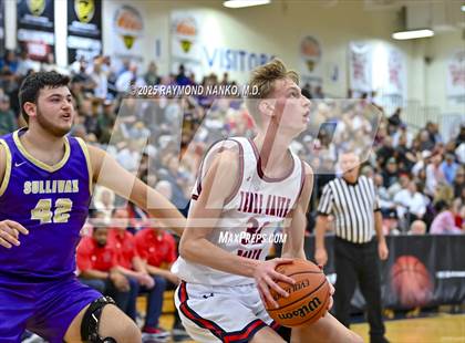 Thumbnail 3 in Sullivan vs. Terre Haute North Vigo (First Financial Classic) photogallery.