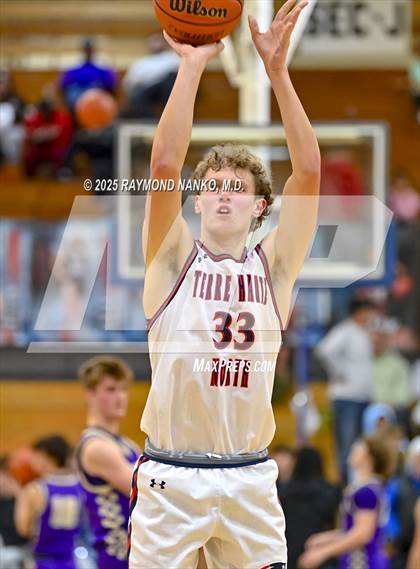 Thumbnail 2 in Sullivan vs. Terre Haute North Vigo (First Financial Classic) photogallery.