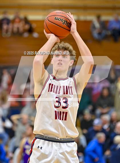 Thumbnail 2 in Sullivan vs. Terre Haute North Vigo (First Financial Classic) photogallery.