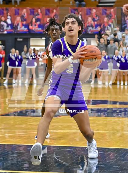 Thumbnail 2 in Sullivan vs. Terre Haute North Vigo (First Financial Classic) photogallery.