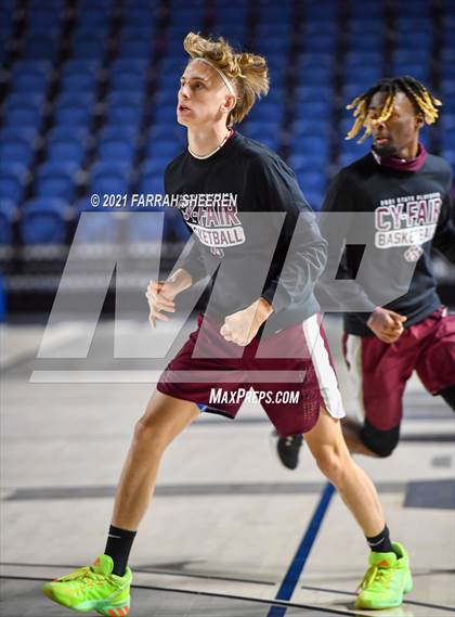 Thumbnail 2 in Cy-Fair vs Heights (UIL 6A Bi-District Playoff) photogallery.