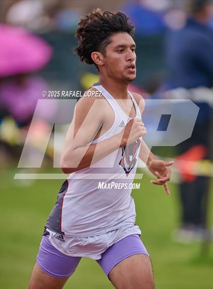 Thumbnail 2 in UIL 6A Track & Field District Finals (1600M) photogallery.
