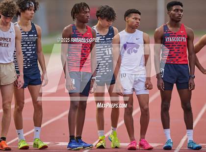 Thumbnail 1 in UIL 6A Track & Field District Finals (1600M) photogallery.