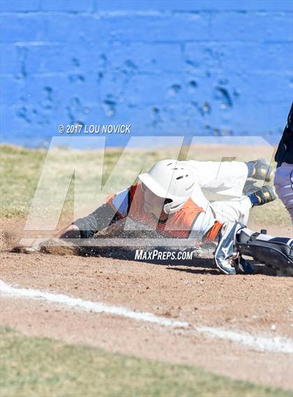 Thumbnail 3 in Taos vs. Santa Fe photogallery.
