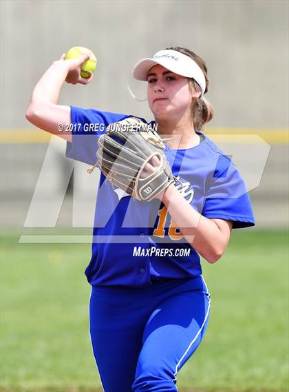 Thumbnail 2 in East Nicolaus vs. Benicia photogallery.