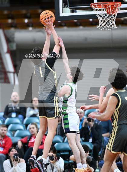 Thumbnail 2 in Rock Canyon vs. ThunderRidge (CHSAA 6A Great 8) photogallery.