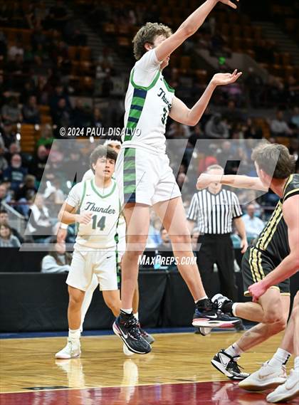 Thumbnail 3 in Rock Canyon vs. ThunderRidge (CHSAA 6A Great 8) photogallery.