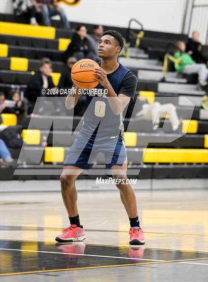 Thumbnail 1 in Apollo vs Saguaro (Saguaro Holiday Classic) photogallery.