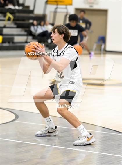 Thumbnail 1 in Apollo vs Saguaro (Saguaro Holiday Classic) photogallery.
