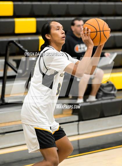 Thumbnail 1 in Apollo vs Saguaro (Saguaro Holiday Classic) photogallery.
