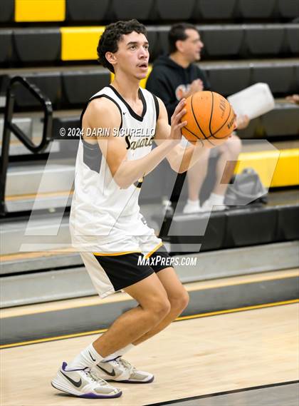Thumbnail 3 in Apollo vs Saguaro (Saguaro Holiday Classic) photogallery.