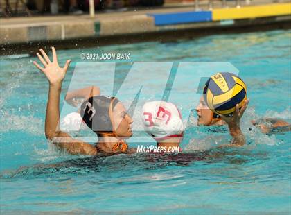 Thumbnail 3 in Los Gatos vs Willow Glen (Amanda Mac Invitational) photogallery.