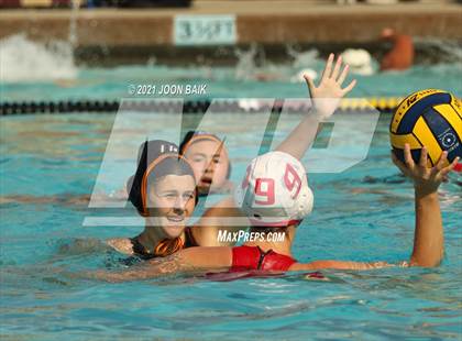 Thumbnail 1 in Los Gatos vs Willow Glen (Amanda Mac Invitational) photogallery.