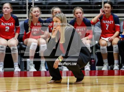 Thumbnail 2 in Aubrey vs. Bellville (UIL 4A Semifinal) photogallery.