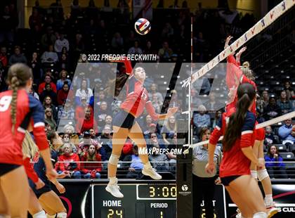 Thumbnail 2 in Aubrey vs. Bellville (UIL 4A Semifinal) photogallery.