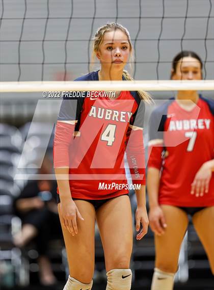 Thumbnail 2 in Aubrey vs. Bellville (UIL 4A Semifinal) photogallery.