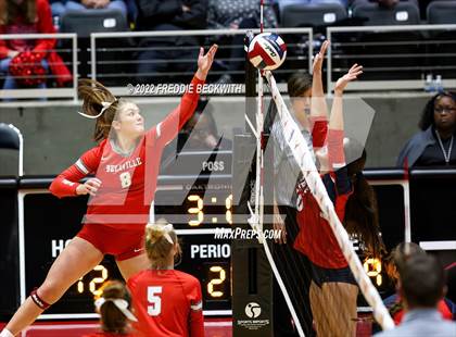 Thumbnail 3 in Aubrey vs. Bellville (UIL 4A Semifinal) photogallery.
