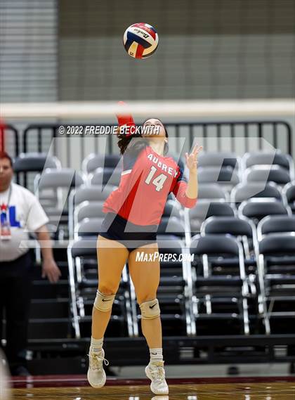 Thumbnail 3 in Aubrey vs. Bellville (UIL 4A Semifinal) photogallery.