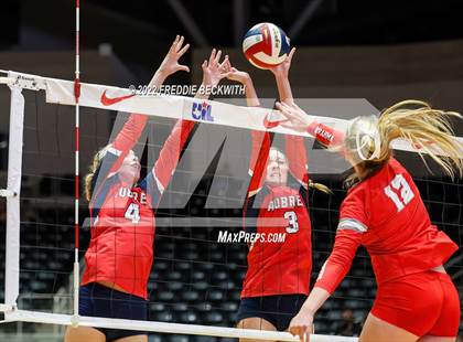 Thumbnail 2 in Aubrey vs. Bellville (UIL 4A Semifinal) photogallery.