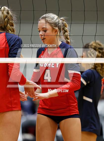 Thumbnail 2 in Aubrey vs. Bellville (UIL 4A Semifinal) photogallery.