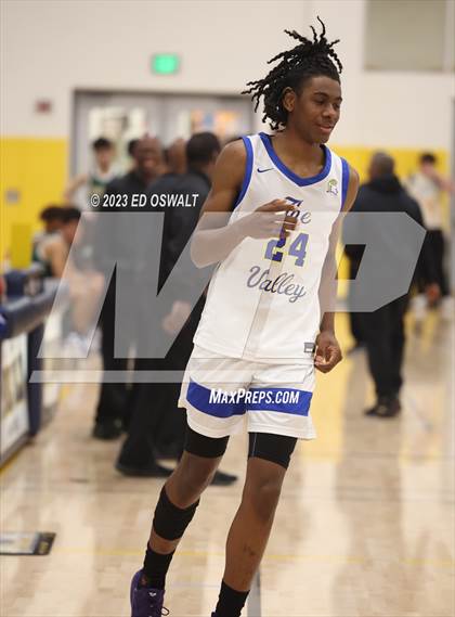 Thumbnail 3 in St. Patrick-St. Vincent @ Pinole Valley (CIF NCS D3 Semifinal) photogallery.