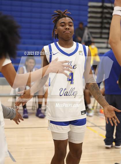 Thumbnail 3 in St. Patrick-St. Vincent @ Pinole Valley (CIF NCS D3 Semifinal) photogallery.