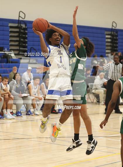 Thumbnail 3 in St. Patrick-St. Vincent @ Pinole Valley (CIF NCS D3 Semifinal) photogallery.