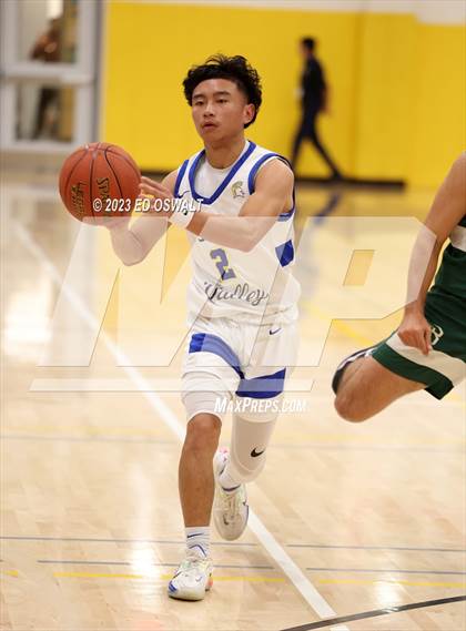 Thumbnail 3 in St. Patrick-St. Vincent @ Pinole Valley (CIF NCS D3 Semifinal) photogallery.