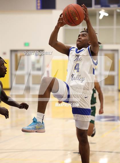 Thumbnail 2 in St. Patrick-St. Vincent @ Pinole Valley (CIF NCS D3 Semifinal) photogallery.