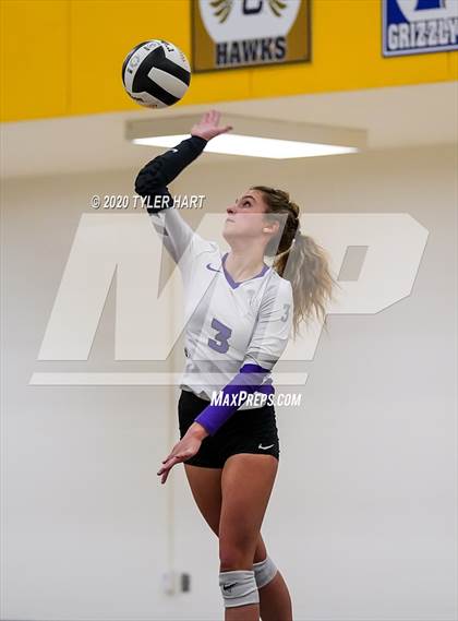 Thumbnail 1 in Terre Haute South Vigo vs. Brownsburg (IHSAA 4A Sectional Semifinal) photogallery.