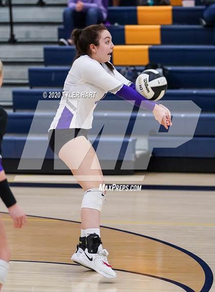 Thumbnail 3 in Terre Haute South Vigo vs. Brownsburg (IHSAA 4A Sectional Semifinal) photogallery.