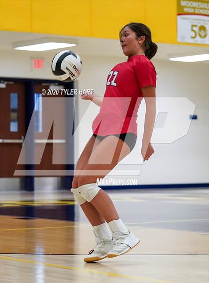 Thumbnail 2 in Terre Haute South Vigo vs. Brownsburg (IHSAA 4A Sectional Semifinal) photogallery.