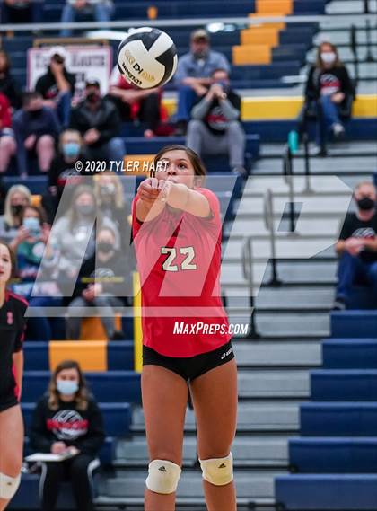 Thumbnail 3 in Terre Haute South Vigo vs. Brownsburg (IHSAA 4A Sectional Semifinal) photogallery.