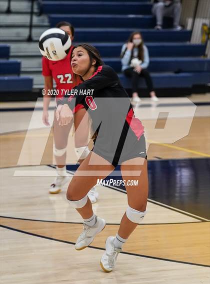 Thumbnail 3 in Terre Haute South Vigo vs. Brownsburg (IHSAA 4A Sectional Semifinal) photogallery.