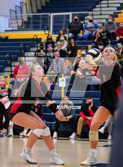 Thumbnail 1 in Terre Haute South Vigo vs. Brownsburg (IHSAA 4A Sectional Semifinal) photogallery.