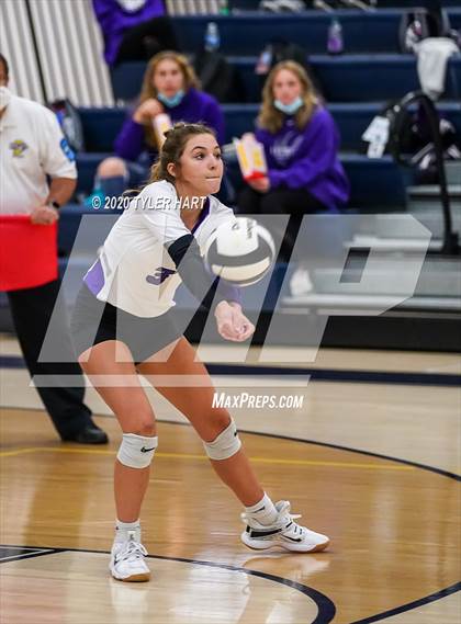 Thumbnail 2 in Terre Haute South Vigo vs. Brownsburg (IHSAA 4A Sectional Semifinal) photogallery.