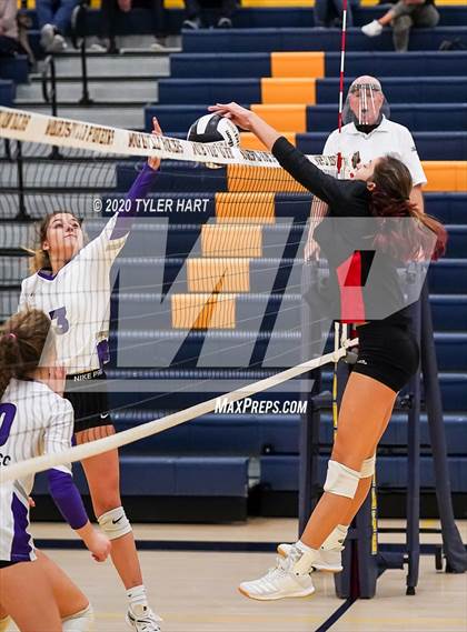 Thumbnail 2 in Terre Haute South Vigo vs. Brownsburg (IHSAA 4A Sectional Semifinal) photogallery.